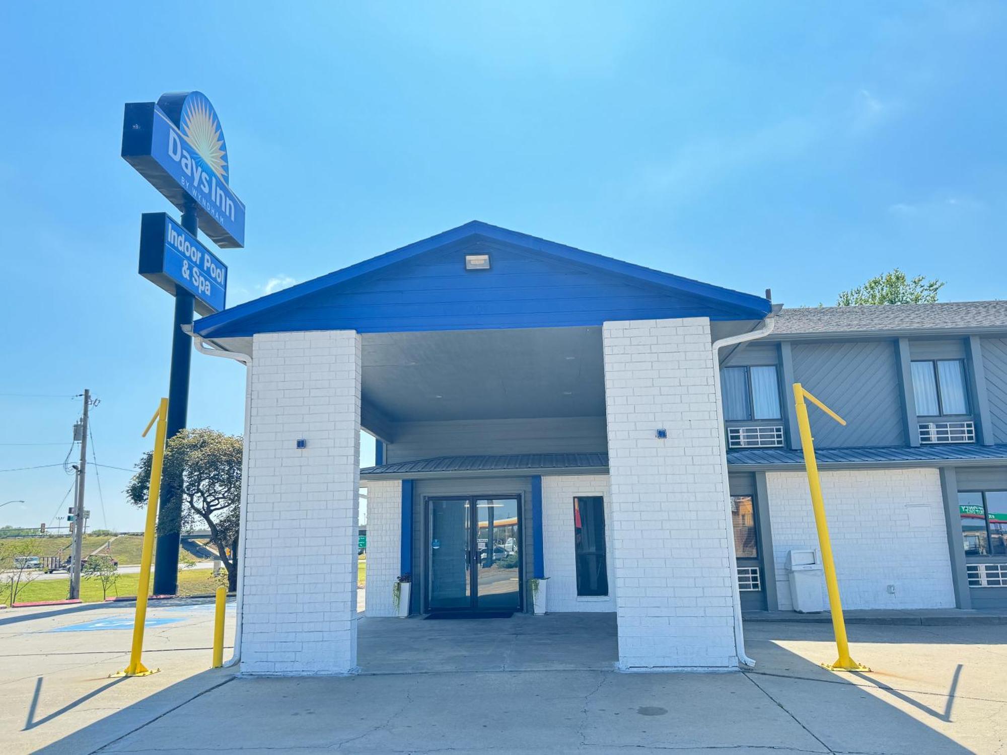 Days Inn By Wyndham Salina I-70 Eksteriør bilde