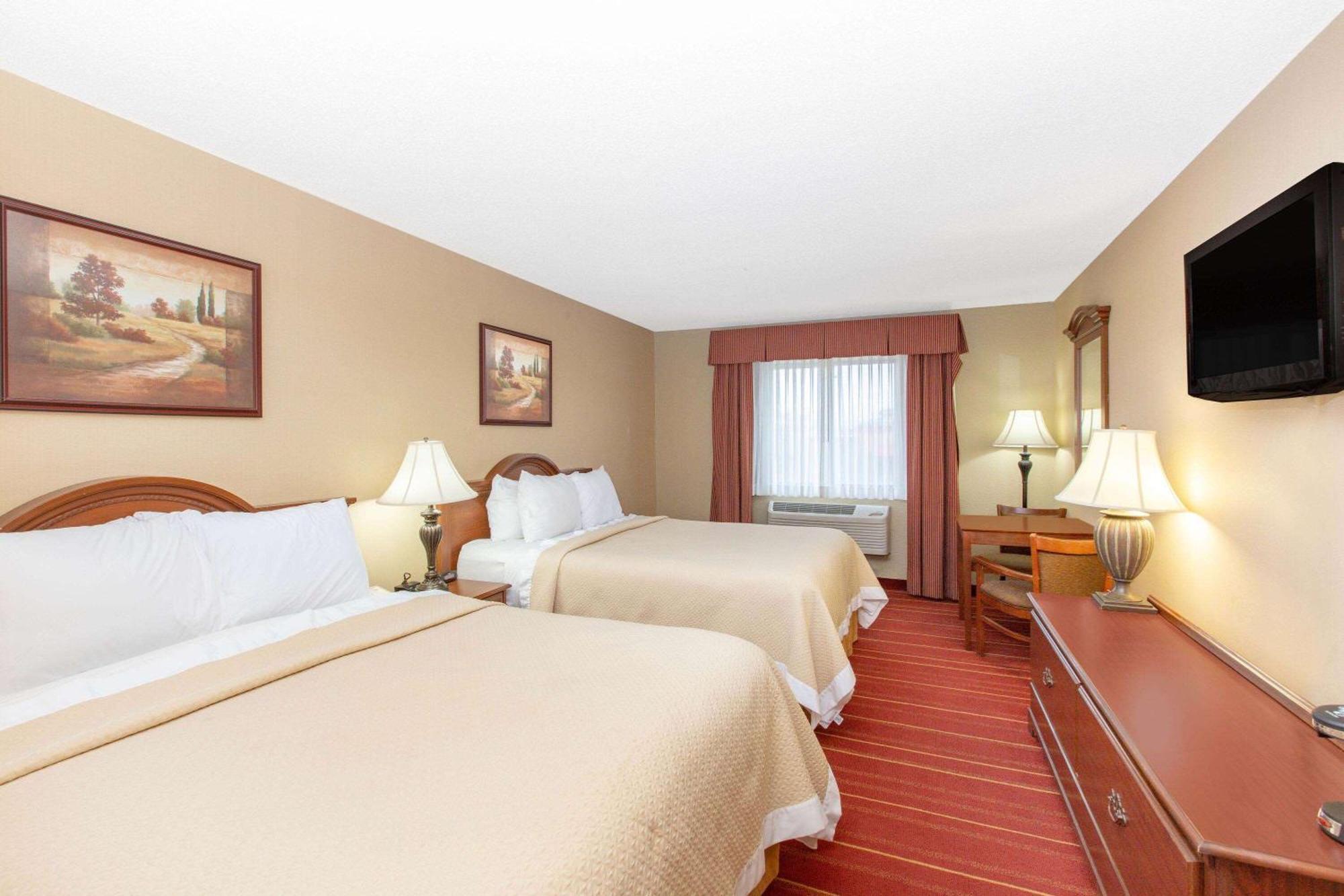 Days Inn By Wyndham Salina I-70 Eksteriør bilde